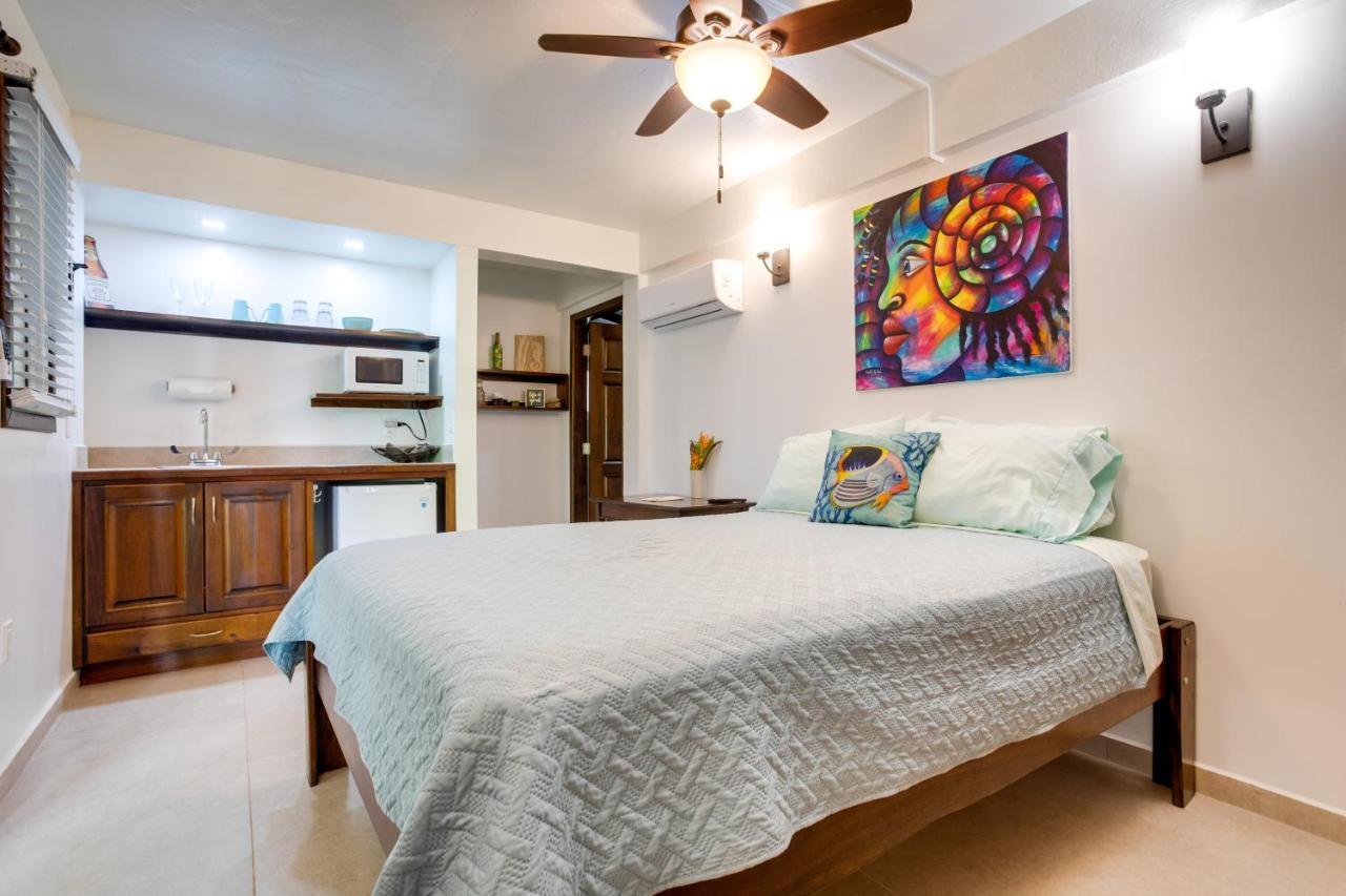 Driftwood Gardens Guesthouse Placencia المظهر الخارجي الصورة